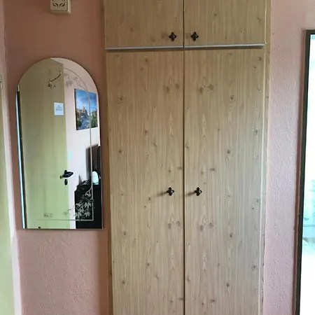 Einzelzimmer Im Haus Leuchtturm Mit Dusche Und Wc Ohne Taglichen Service & Fruhstuck Hotel *
